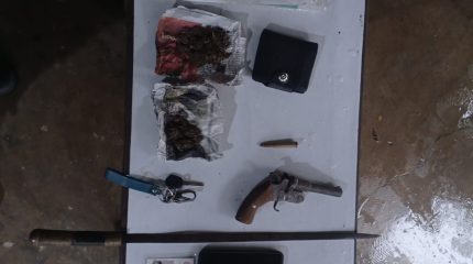 कटुवा पेस्तोल, गोली र गाँजासहित एक जना पक्राउ