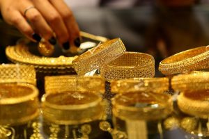 सुनको मूल्य घट्यो, चाँदीको बढ्यो
