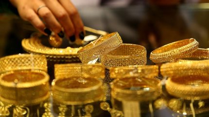 सुनको मूल्य घट्यो, चाँदीको बढ्यो