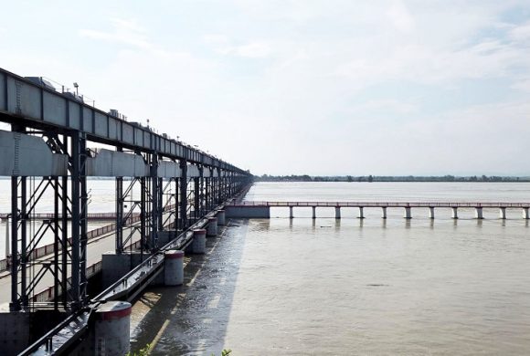 कोशी ब्यारेजबाट युवक बेपत्ता, खोजी तीव्र
