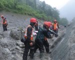 त्रिशूली ३ ‘ए’ मा छिचोलियो टनेल: अक्सिजन र लाइट पठाइयो, आज मानिस छिर्ने प्वाल बनाइँदै