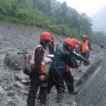 त्रिशूली ३ ‘ए’ मा छिचोलियो टनेल: अक्सिजन र लाइट पठाइयो, आज मानिस छिर्ने प्वाल बनाइँदै