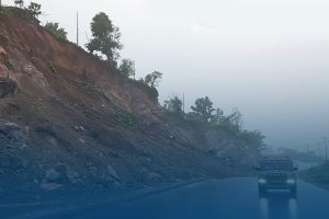 देशभरका दर्जनौँ सडक अवरुद्ध