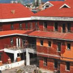 क्षतिग्रस्त सरकारी भवन पुनर्निर्माण हुँदै