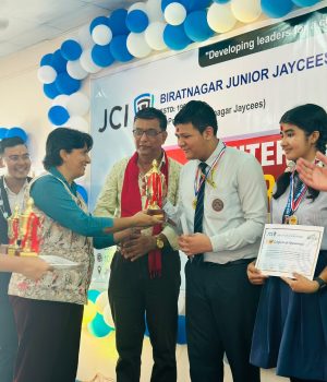 अन्तरविद्यालय वक्तृत्वकला प्रतियोगितामा एभरेस्ट प्रथम