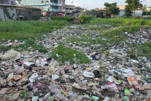 गौर भन्सारको गेटमै फोहोरको ‘स्वागत’ : पर्यटकलाई देखाइँदैछ गौरको कस्तो तस्वीर ?