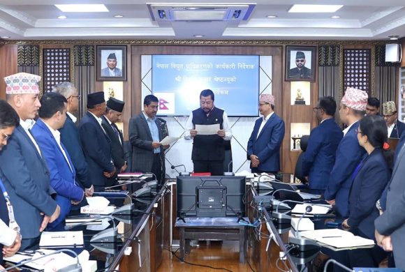 विद्युत प्राधिकरणका नवनियुक्त कार्यकारी निर्देशक श्रेष्ठले लिए शपथ