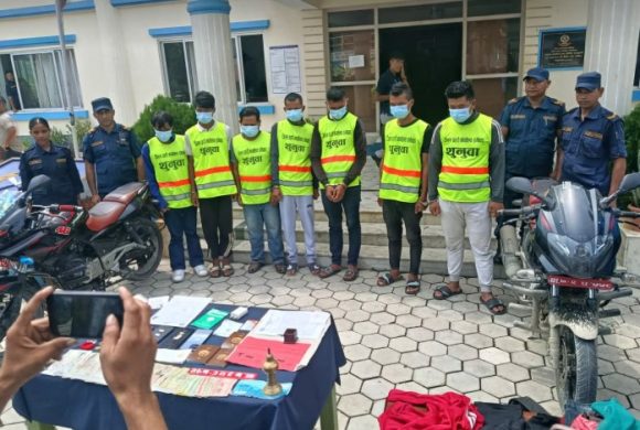 वृद्धवृद्धाको हातखुट्टा बाँधेर चोरी गर्ने ५ जनाको गिरोह पक्राउ