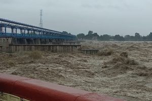 शारदा नदीमा पानीको बहाव बढ्यो, बनबसामा आवागमन बन्द