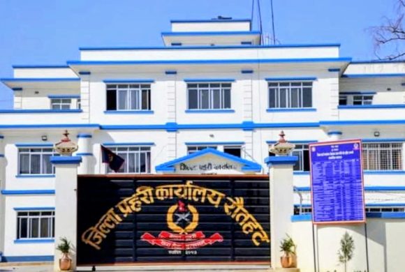 गौर भन्सारमा चेकजाँच गर्दा २ लाख ५४ हजार नगदसहित दुई जना पक्राउ
