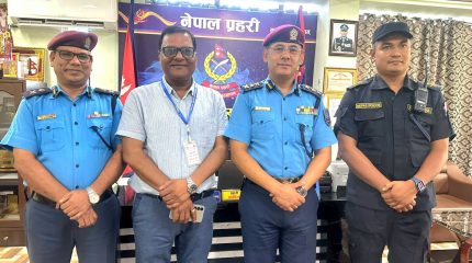 आर्या न्युरो हस्पिटलद्वारा मोरङ प्रहरीलाई दुई थान कम्प्युटर सहयोग
