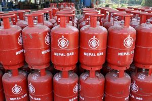 उपत्यका बाहिरबाट ‘एलपी ग्यास सिलिन्डर’ मा ‘बोटलिङ’ गर्न थालियो