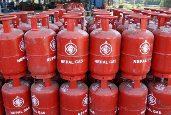 उपत्यका बाहिरबाट ‘एलपी ग्यास सिलिन्डर’ मा ‘बोटलिङ’ गर्न थालियो