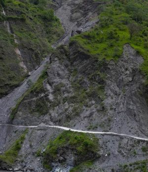 पहिरोका कारण सोलुखुम्बु-काठमाडौँ आवागमन बन्द