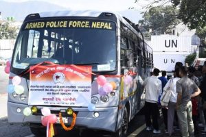 दसैँमा प्रहरीको निःशुल्क बस सेवाबाट ३ हजार ५८५ यात्रु लाभान्वित