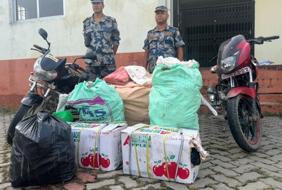 भन्सार छली ल्याइएका सामान र तीन मोटरसाइकल बरामद