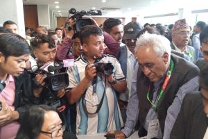 उपसभापति खुला समूहमा डा. चन्द्र भण्डारीले गरे उम्मेदवारी दर्ता