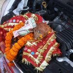 महानवमीमा भद्रकालीमा सवारीसाधनको पूजा गर्नेको भीड