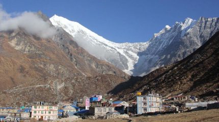 लाङटाङमा बढ्दै छन् पर्यटक, व्यवसायी उत्साहित