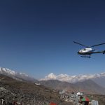 अदालतले रोक्यो ‘निम्स दाइ’को मुस्ताङ हेलिकप्टरको ७ लाख ३५ हजार कित्ता सेयर
