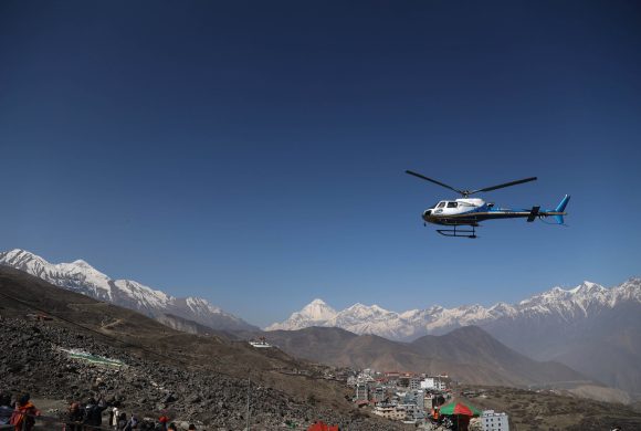 अदालतले रोक्यो ‘निम्स दाइ’को मुस्ताङ हेलिकप्टरको ७ लाख ३५ हजार कित्ता सेयर