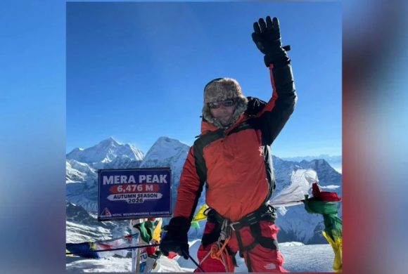 मेरापिकको चुचुरोमा पुगे लेखा अधिकृत पृथ्वीमान लिम्बु, हिमाली पर्यटन सुधार्न सरकारसँग माग
