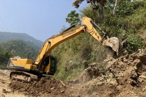 बेनी–दरबाङको फापरखेत पहिरोको वैकल्पिक सडक सञ्चालन