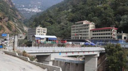 तीन दिनका लागि खुल्यो तातोपानी नाका